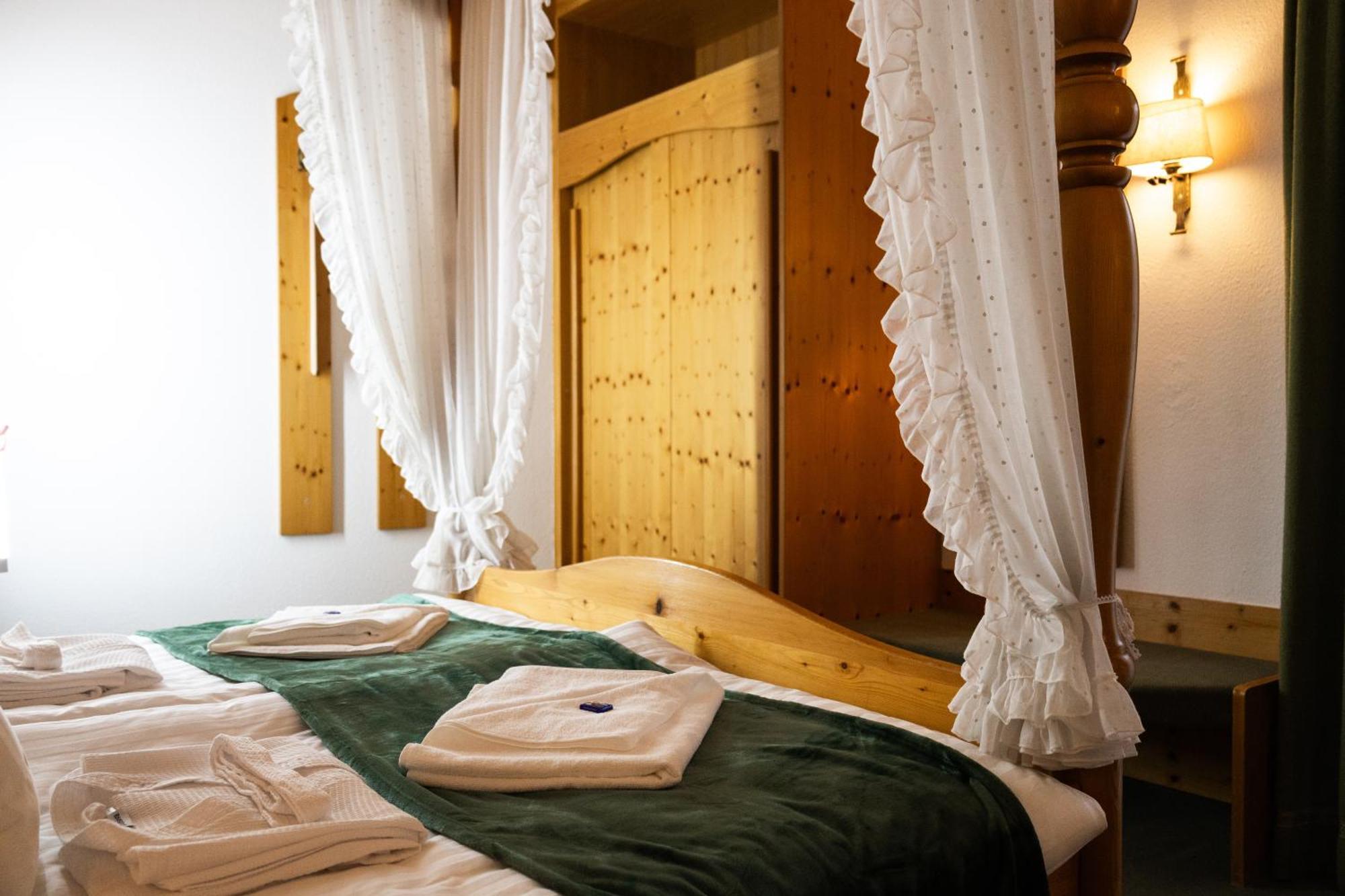 Hotel Zum See, Titisee Екстериор снимка