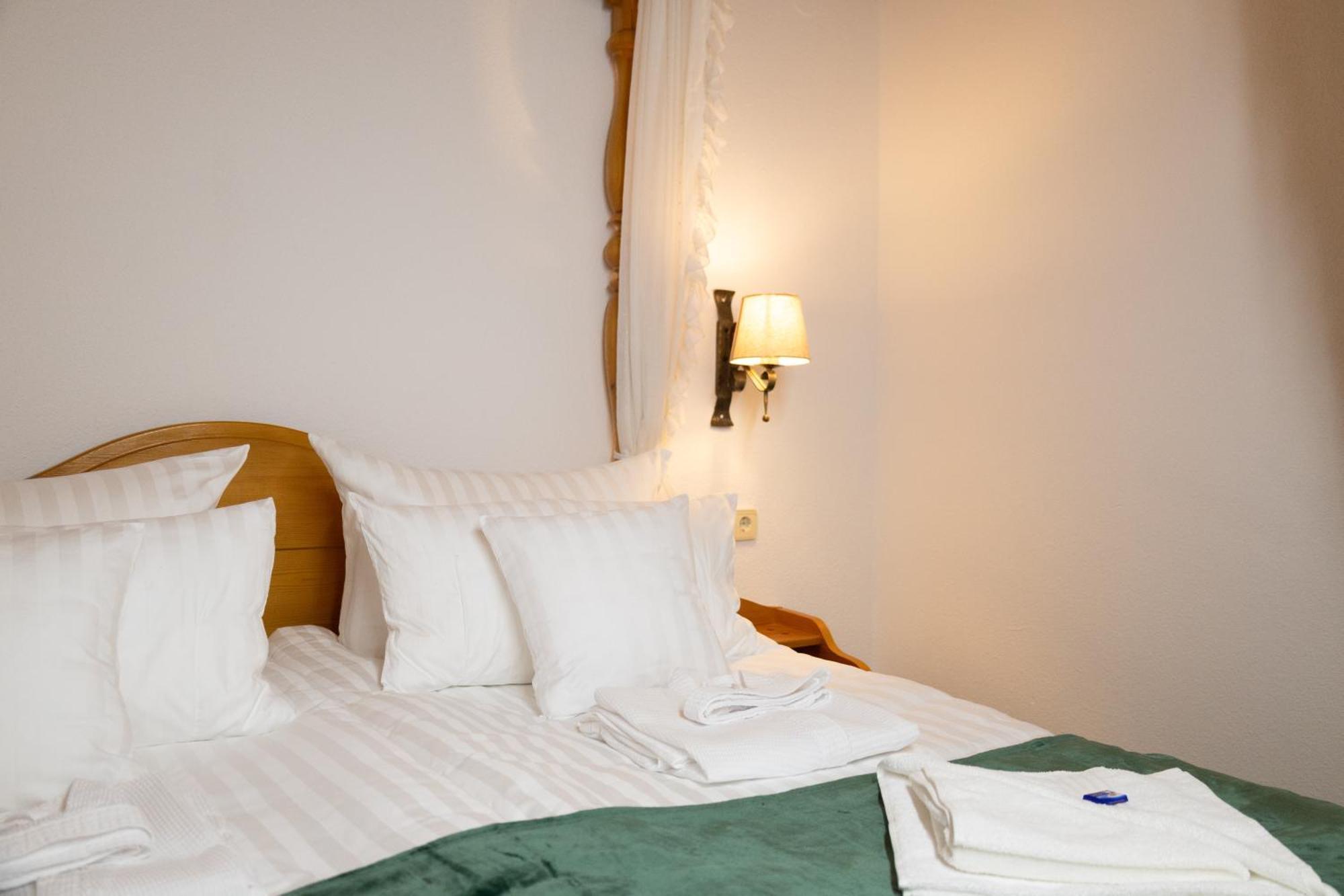 Hotel Zum See, Titisee Екстериор снимка
