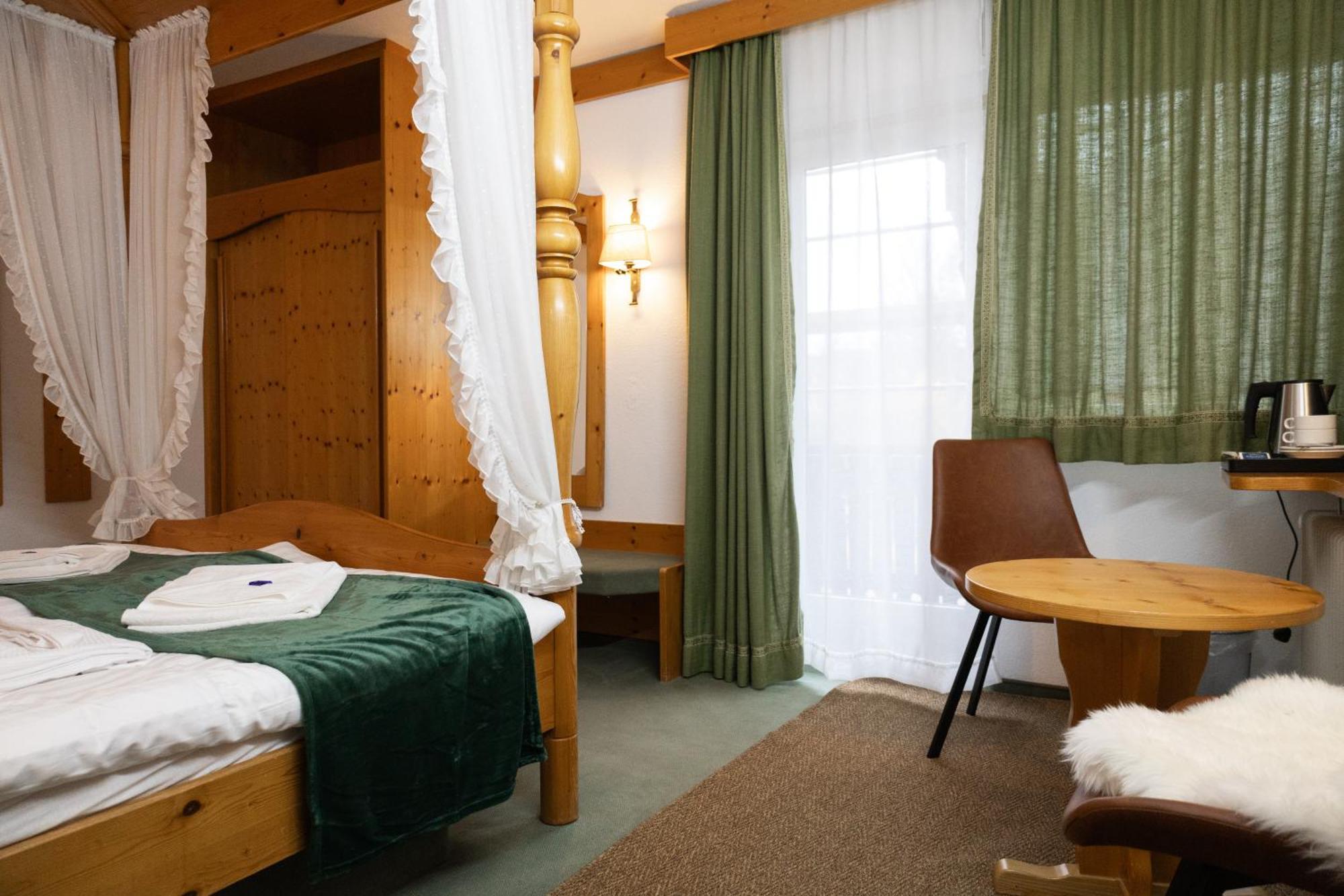 Hotel Zum See, Titisee Екстериор снимка