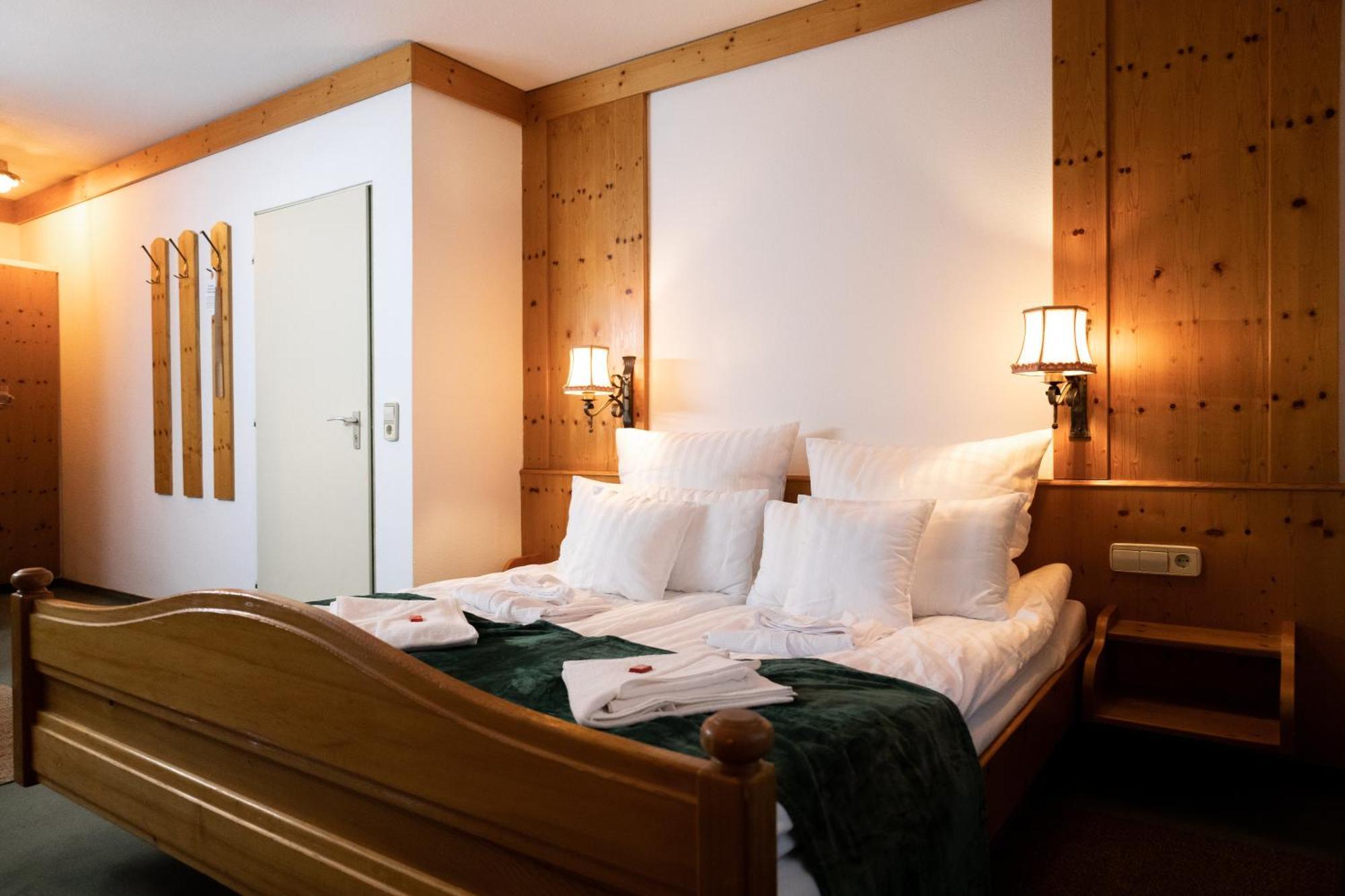 Hotel Zum See, Titisee Екстериор снимка