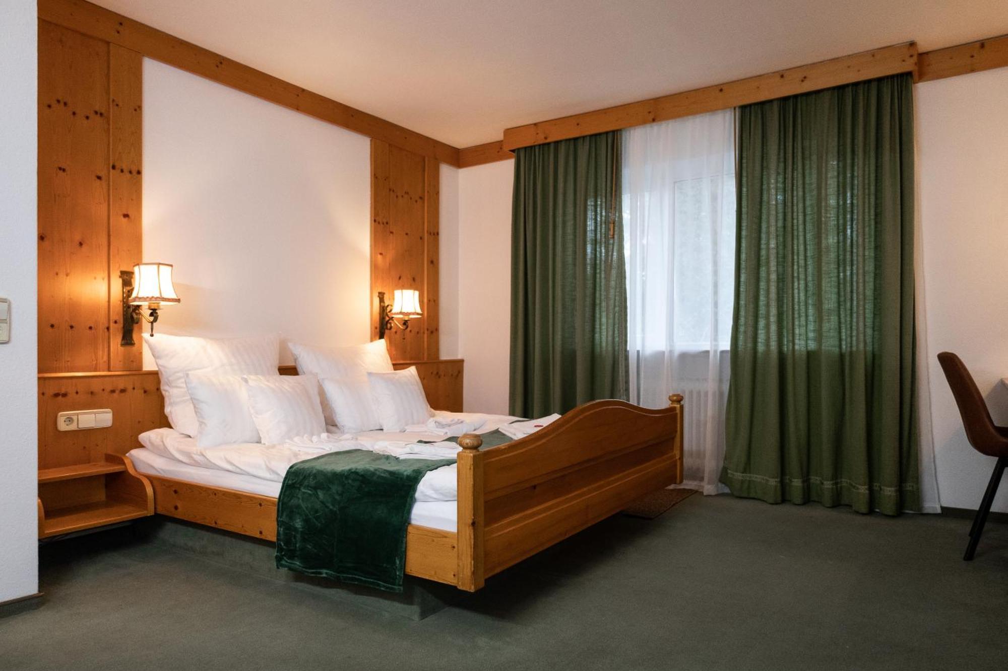 Hotel Zum See, Titisee Екстериор снимка