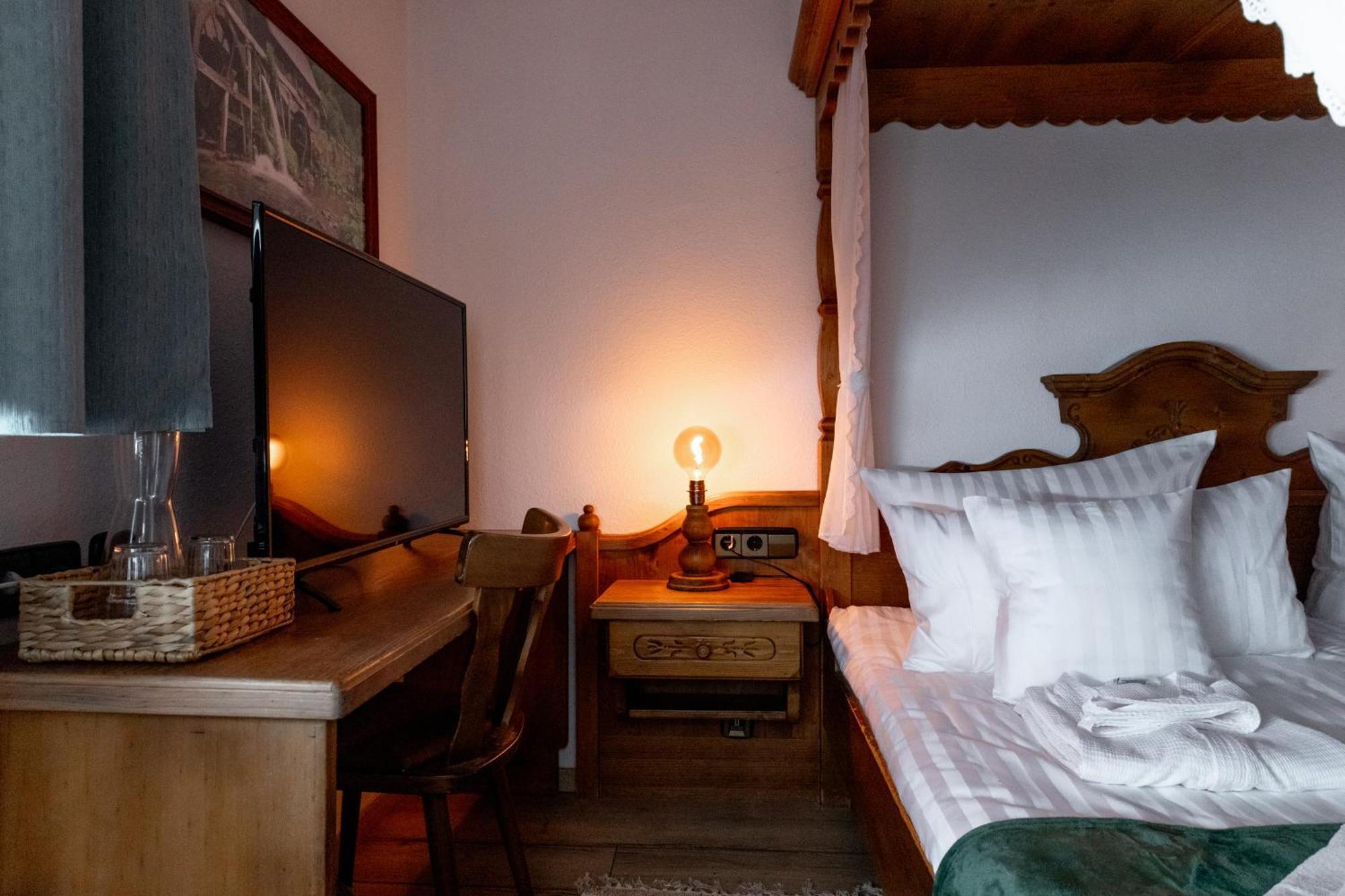 Hotel Zum See, Titisee Екстериор снимка